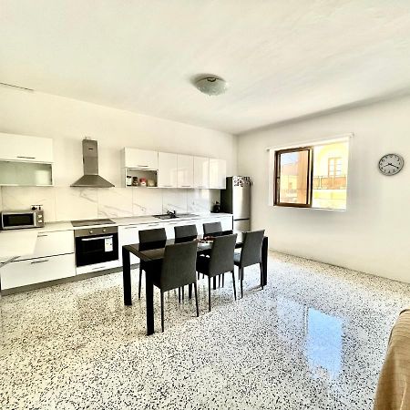 Camag Apartment - Very Close To Airport Birżebbuġa Exterior foto