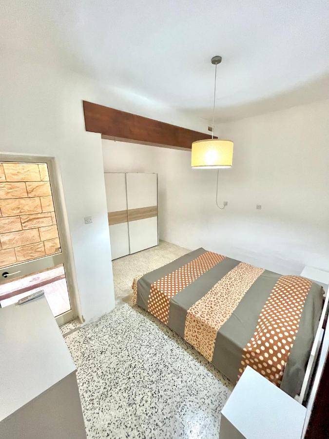 Camag Apartment - Very Close To Airport Birżebbuġa Exterior foto