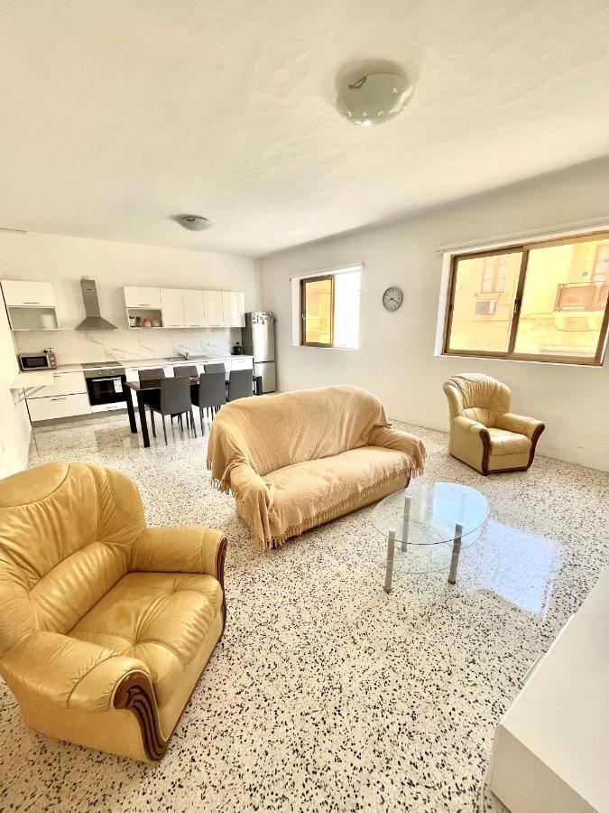 Camag Apartment - Very Close To Airport Birżebbuġa Exterior foto